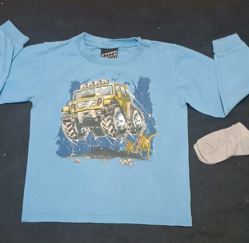 Lote Ropa Niño HuGe Talla 5T Foto 2 de 4