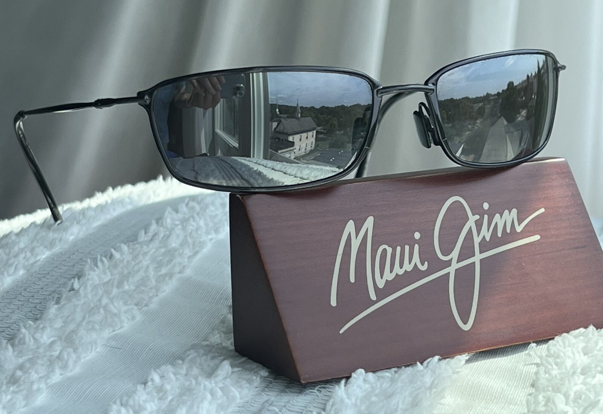 Maui Jim Pono MJ 102 02 Black Frame - Grey Polarized Lens