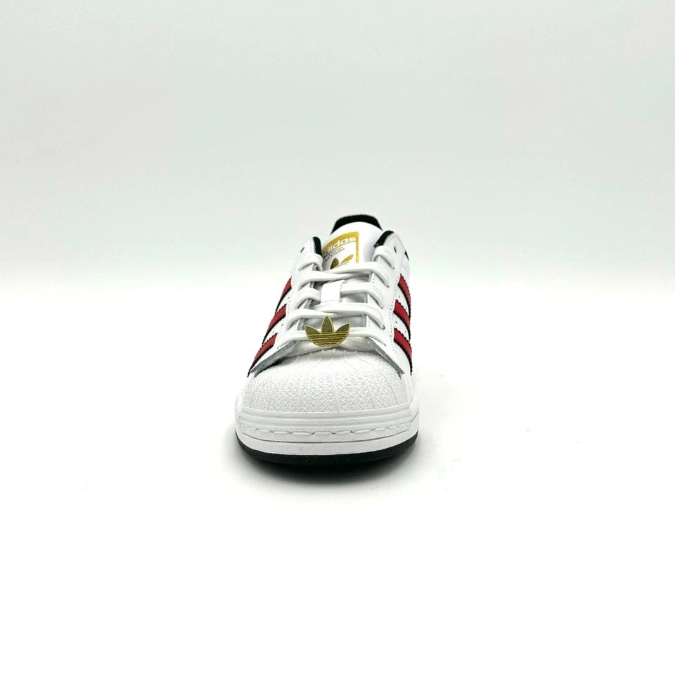 Zapatilla Adidas Superstar J para niños IG7593, C. Blanca/C. Negro/B. Escarlata, precio de venta sugerido por el fabricante $100 Foto 3 de 4