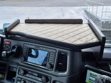 TAVOLO CRUSCOTTO CENTRALE CON LED CABINA LEGNO PER SCANIA R / S / XT dal 2017>