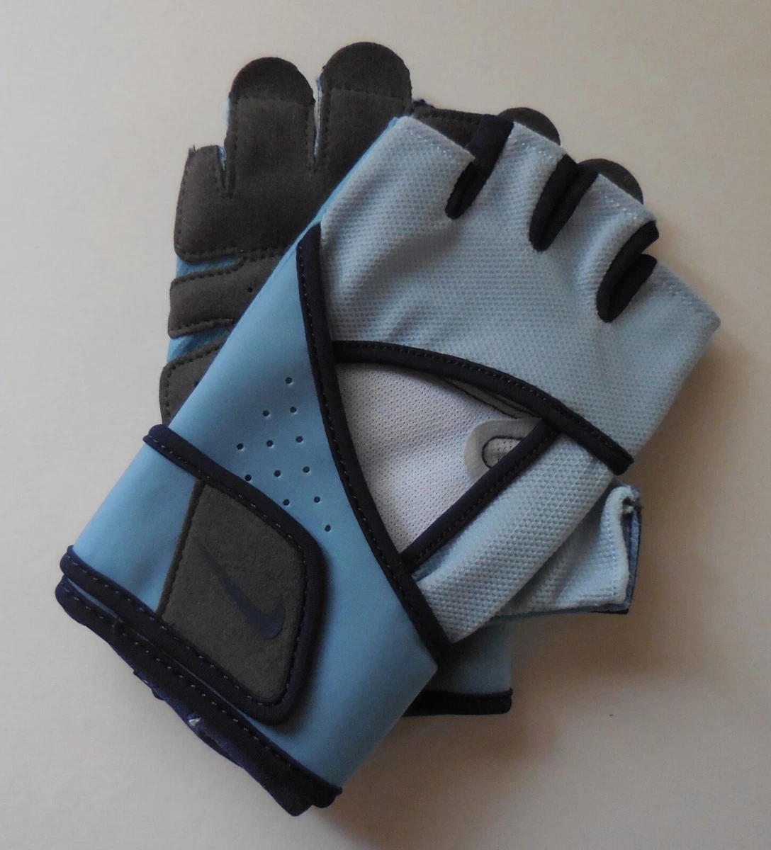 Nike women's gym premium fitness gloves sales