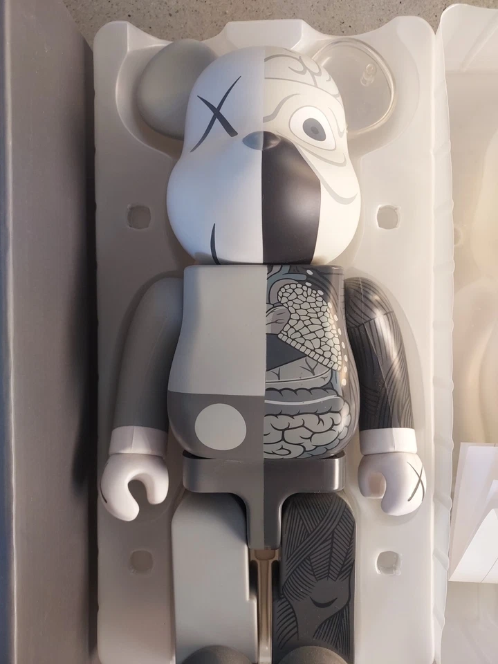 Kaws Bearbrick Original Falso Diseccionado Medicom be@rbrick 400% Gris Foto 2 de 4
