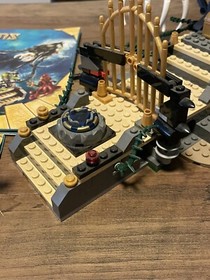 LEGO Atlantis: Gateway of The Squid (8061) Near Complete W/ Box, Manuals, Figure