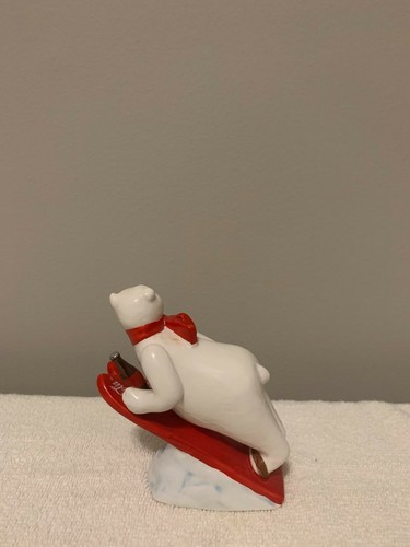 COCA-COLA 1995 EXCLUSIVE PORCELAIN POLAR BEAR "ALWAYS SKI JUMPING" COLLECTIBLE - Picture 2 of 5