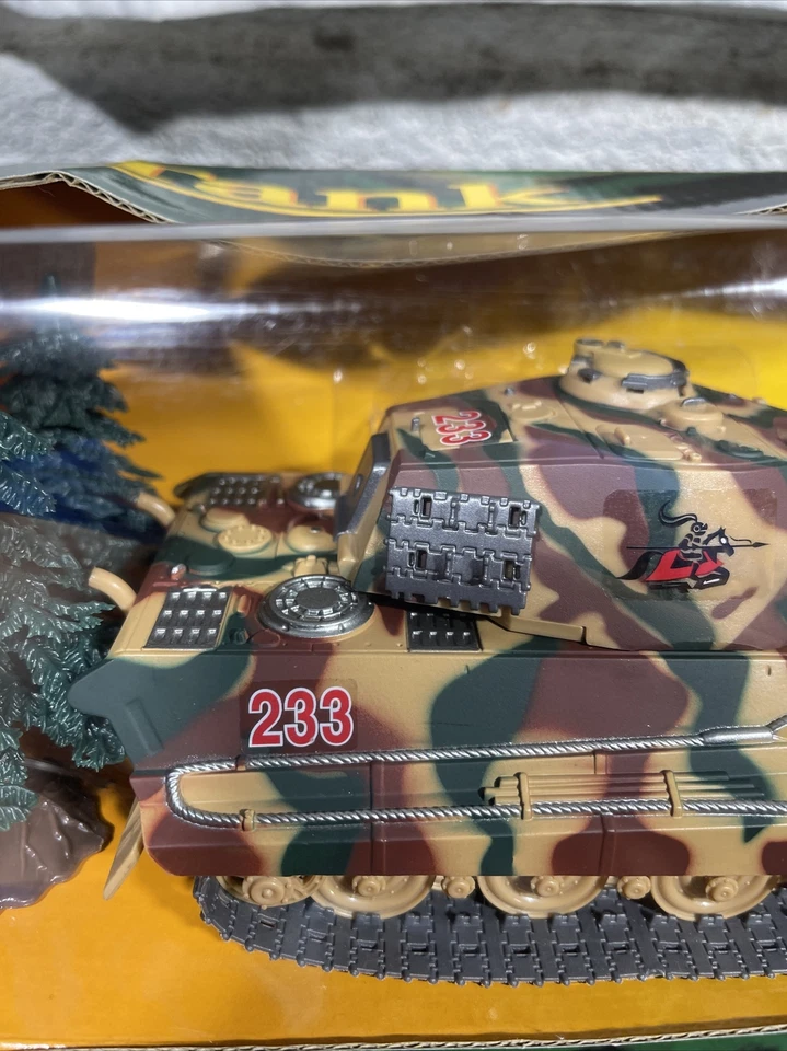 NewRay литой 1:32 WW2 король тигр с тремя фигурками лот из 2 коробки - Изображение 4 из 4
