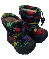 NWOT Kids Bogs  Snow Cool Dinos Colorful Insulated Waterproof Snow Boots Size 4