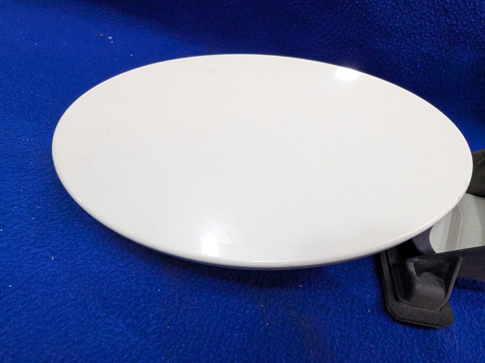 Maserati GranTurismo 2010-2019 Lower Fuel filler door cover White
