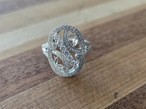 Simon G Right Hand Ring Size 6.5 18KW TR547
