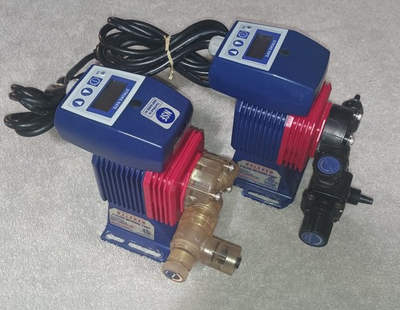 #ad 2x Walchem Iwaki EZB11D1 PEM Metering Dosing Pumps W Iwaki EZ Controllers. 115v $200.00