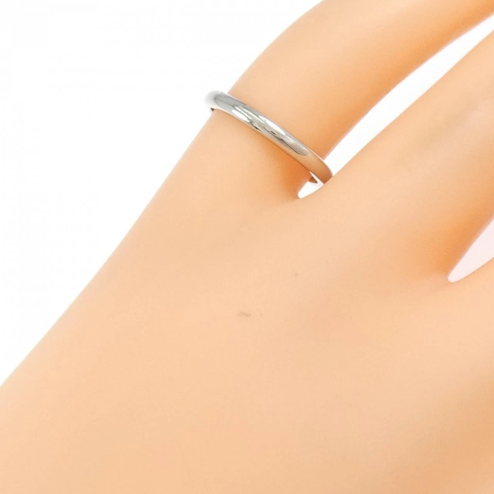 Authentic Cartier wedding Ring #260-007-322-3832 - Image 4 of 4