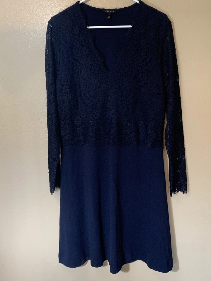 Escada navy lace fit to flare cocktail dress size 44 or 12 Holiday Party - Image 2 of 4