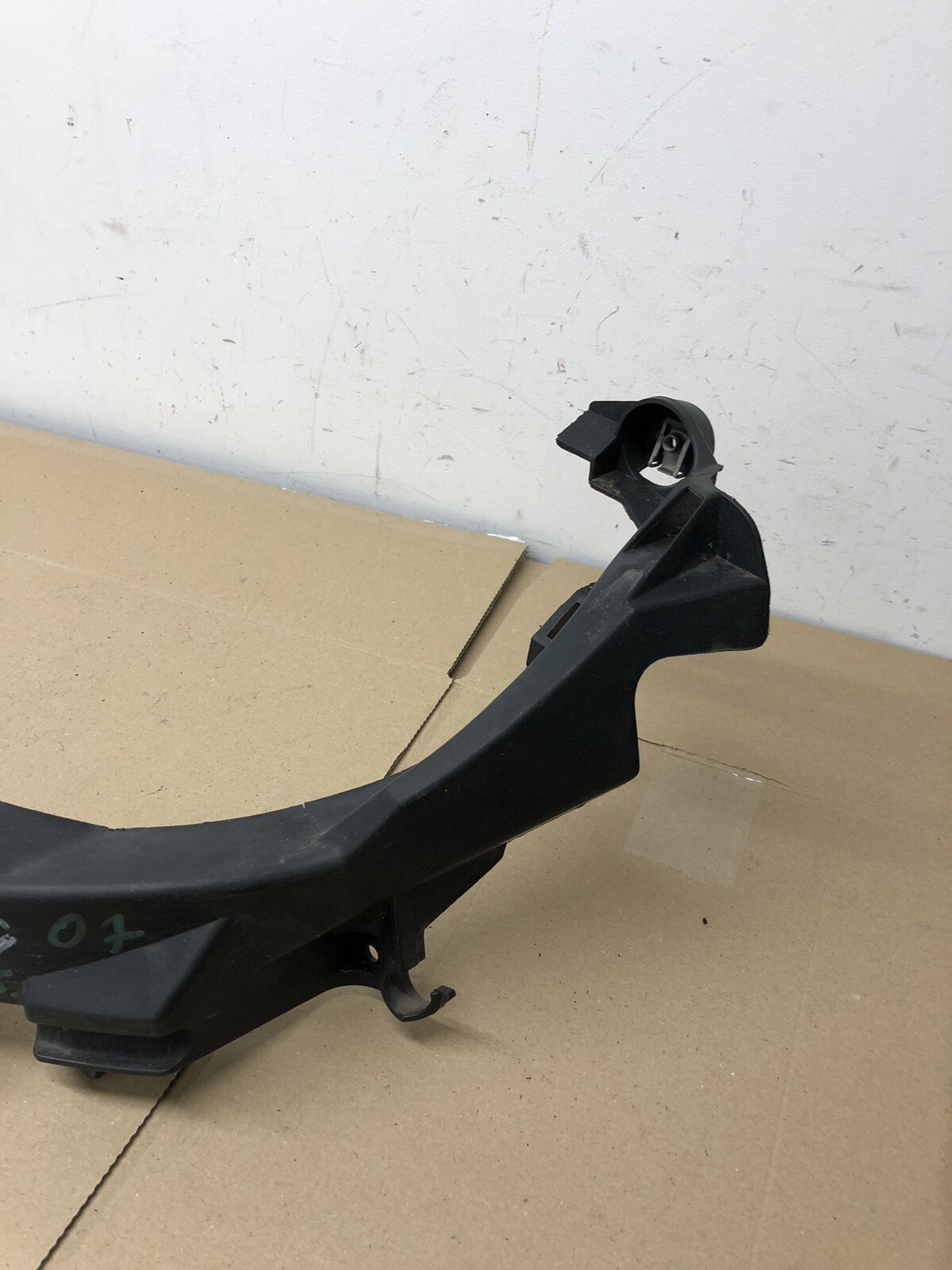 BMW 3 Series E90 Passenger Side Headlight Bracket 7116707 for sale 