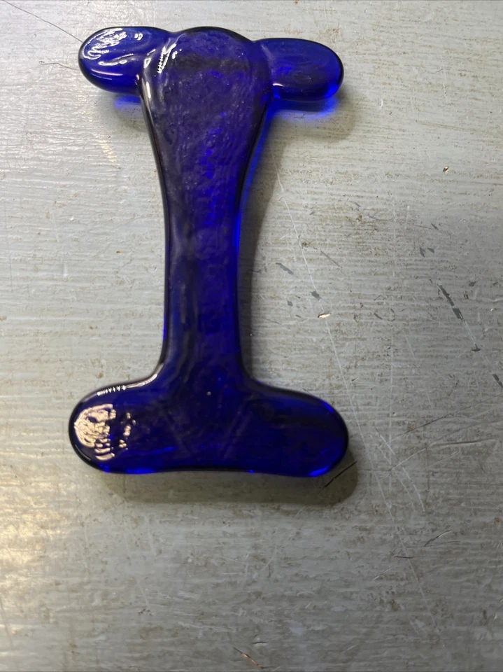 Titan Art Glass Blue Glass Letter Handcrafted "I”. AD - Image 2 of 4