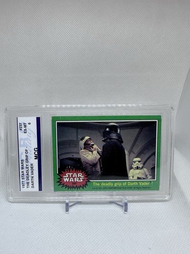 1977 Topps Star Wars #237 The deadly grip of Darth Vader! — Raw