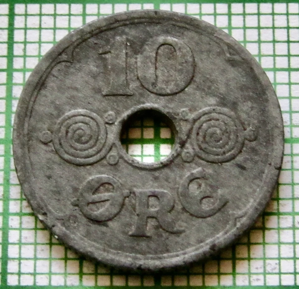 DENMARK CHRISTIAN X 1943 10 ORE, WWII GERMAN OCCUPATION ZINC km# 822.2a - Image 4 of 4