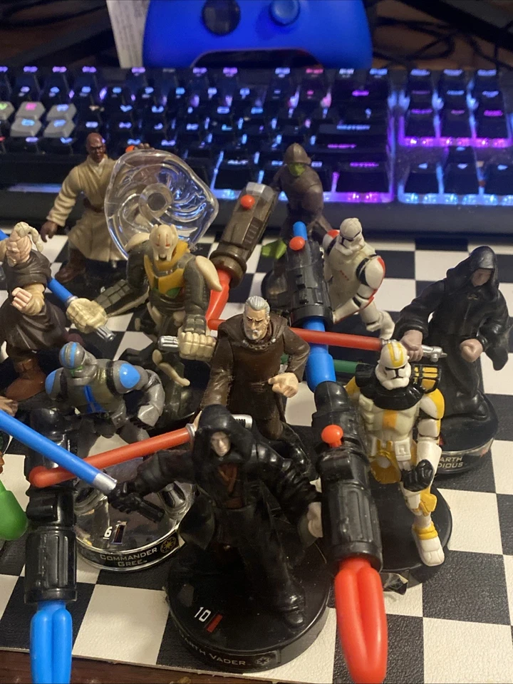 Lote de figuras de acción Star Wars Attacktix Toy 2005 excelente estado Foto 3 de 4