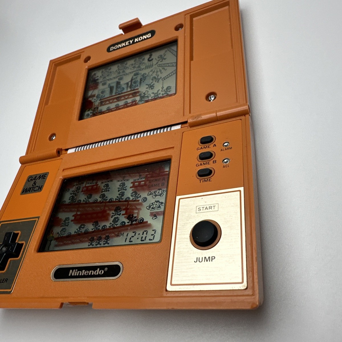 NINTENDO Donkey Kong Game and Watch Multi Screen (DK-52) 1982