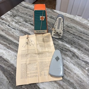 Wittner Präzision, Taktell, Grey Wind-Up Metronome West Germany, Original Box