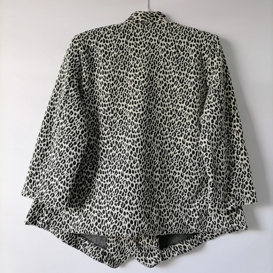 Chaqueta Blazer Mujer Negra Manga 3/4 Frente Abierto Estampado Animal Talla XL Foto 2 de 4