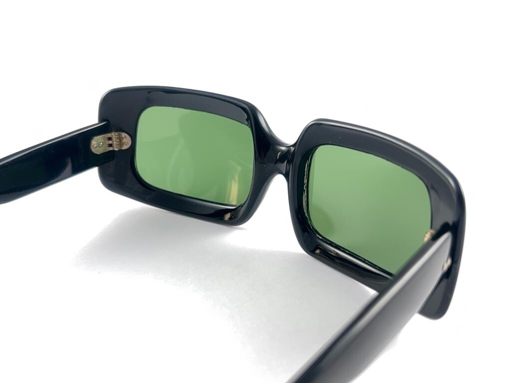 MINT VINTAGE RECTANGULAR "CHECKED" GREEN LENSES 1… - image 8