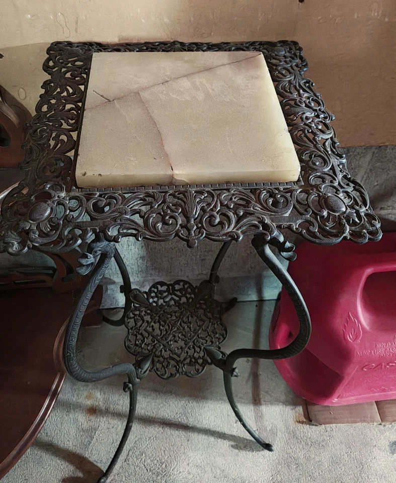 Antigua lámpara victoriana del siglo XIX de hierro fundido de mármol con soporte para plantas de mesa de colección Foto 2 de 2