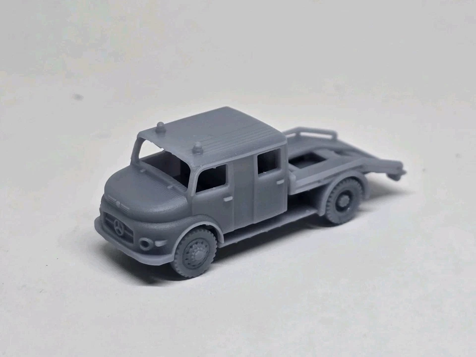 K&B Remolque Mercedes Benz Roundhauber escala Z 1:220