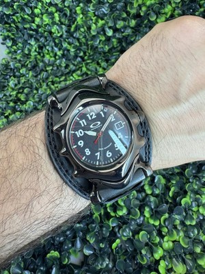   Oakley Saddleback Stealth Black 10-174 collectible watch