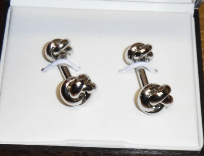 Geoffrey Beene Medal Man Cufflinks - Image 3 of 4