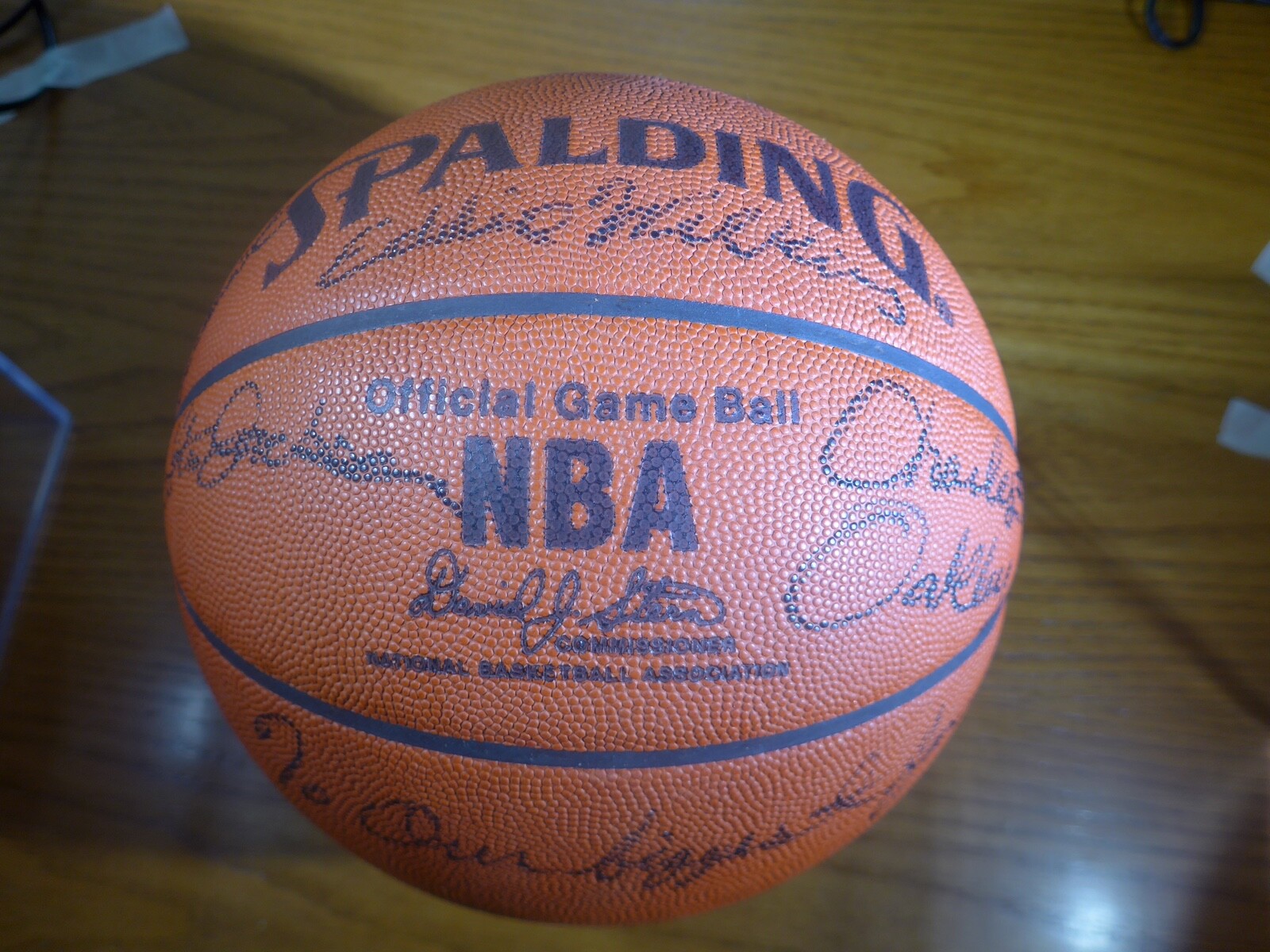 198990 NEW YORK KNICKS signed Spalding Official Game NBA Ball 12