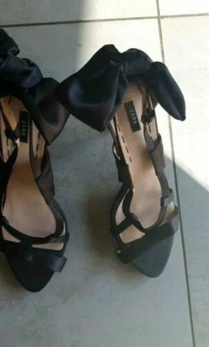 Sandali da donna neri Zara