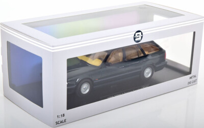 BMW 5ER SERIE 5 E34 TOURING Dunkelgrün 1996 TRIPLE9 T9-1800401 1:18 LHD GRÜN
