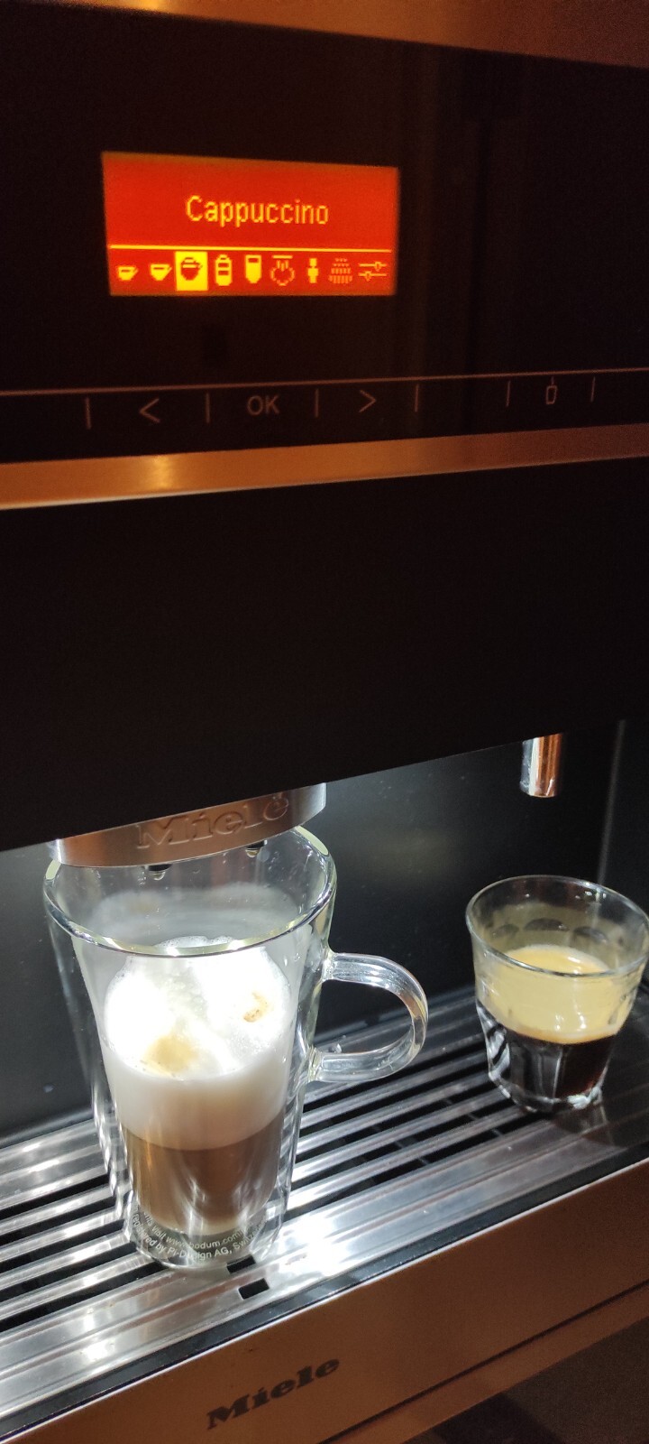 Miele CVA5060 Builtin BeantoCup Coffee Machine £3100 new, just