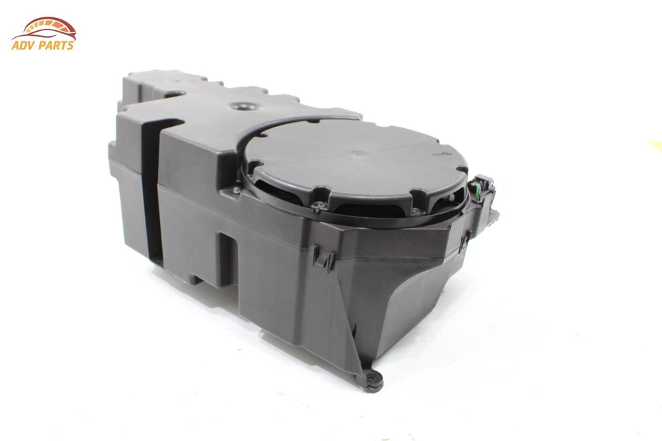 2018 - 2020 BENTLEY BENTAYGA REAR SUBWOOFER SUB WOOFER SPEAKER BASS BOX OEM - Image 2 of 4