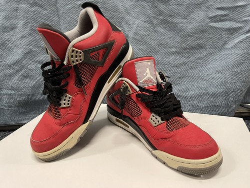 NIKE AIR JORDAN 4 RETRO \