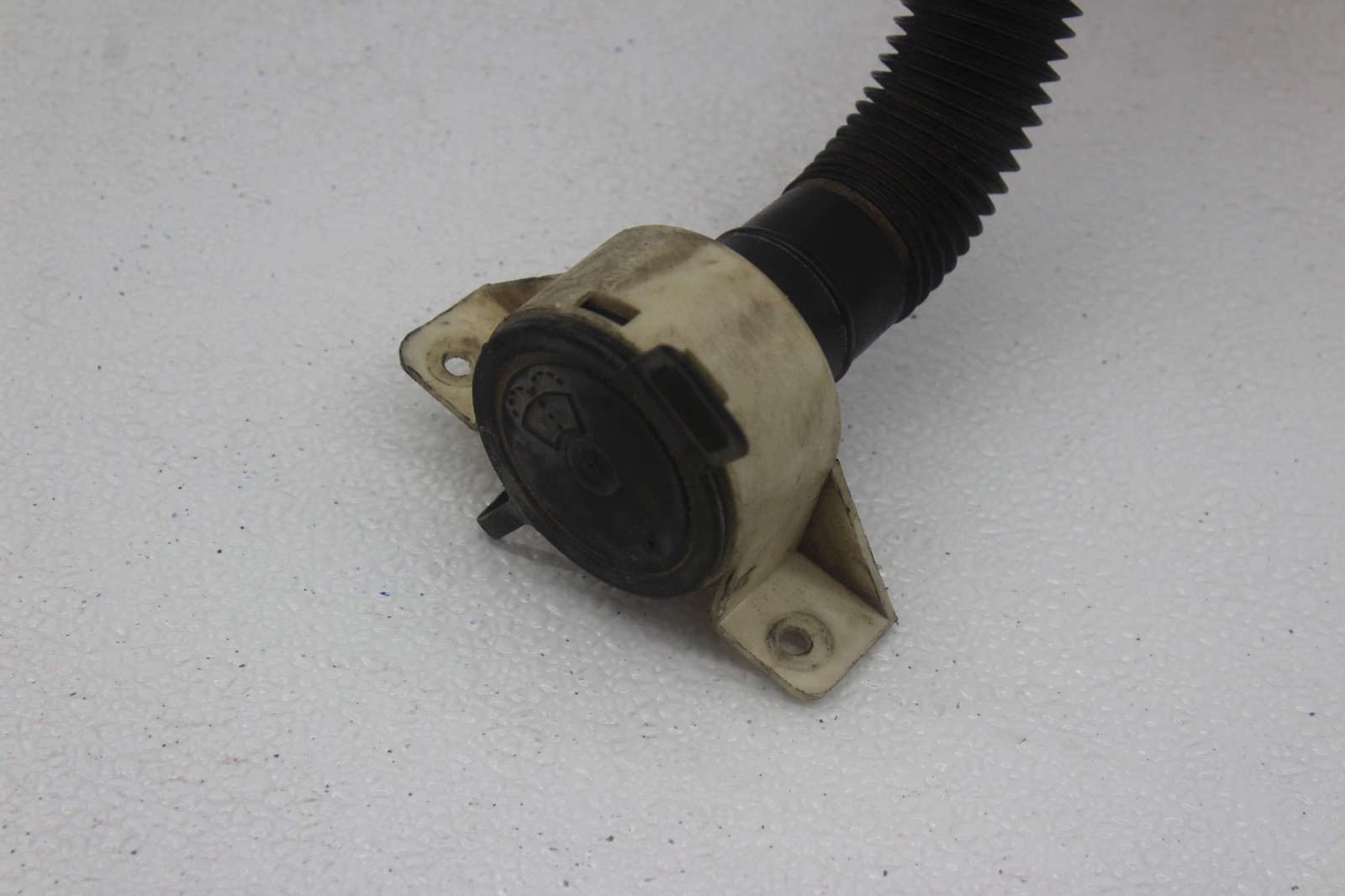 99-01 FERRARI 456 M WIND SHIELD WASHER RESERVOIR