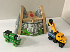 Thomas Friends Overpass Mountain with Train Vehicle Wooden Railway Gullane