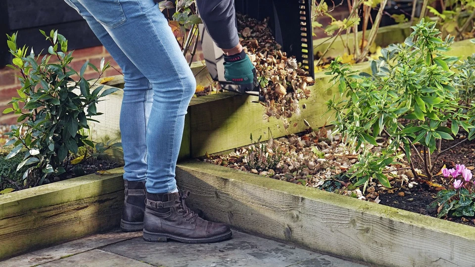 Bosch Garten Häcksler AXT 22 D - im Karton - 0600803003 - Bild 4 von 4