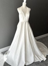 Carrafina Ivory Jacquard Sleeveless V Neck A-Line Wedding Dress Size 12