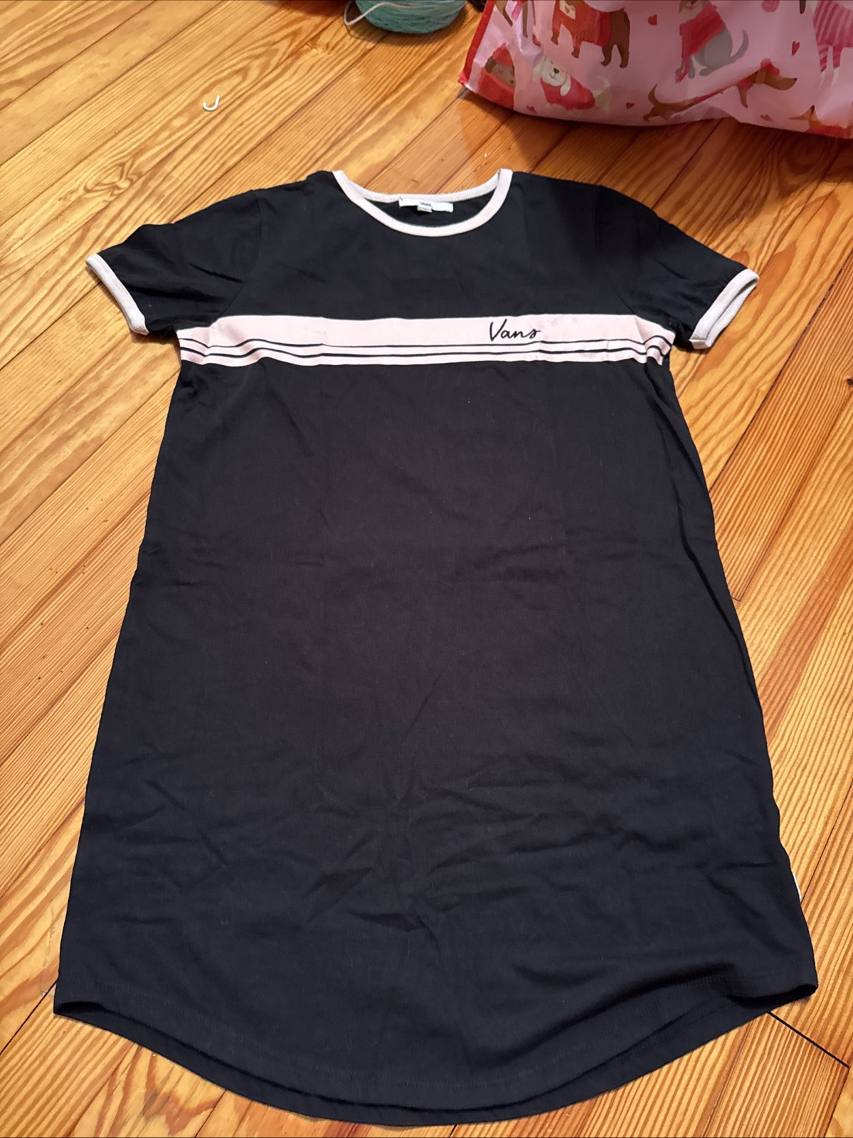 VANS SKATER Black w/ Pink, Size Small High Roller Short Sleeve Dress TSHIRT Like