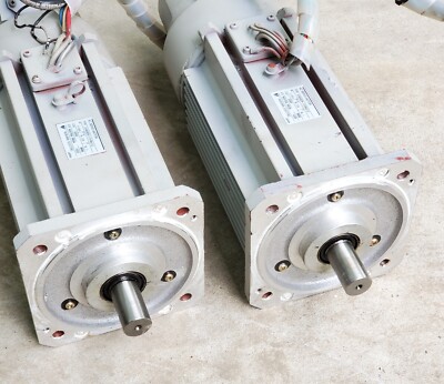 Yaskawa AC Servo Motor USASEM-13YRW12 2000RPM @ 9.1 Amp UTMAH-B12BDYR10 Encoder 