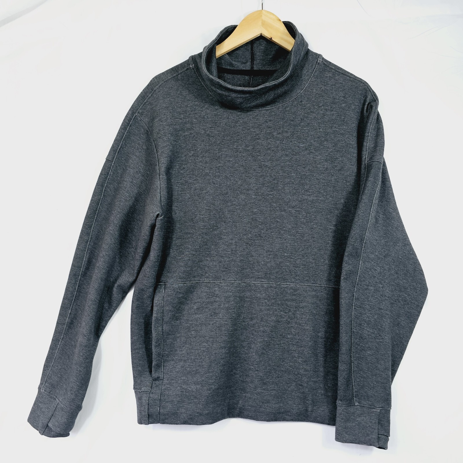 Nike Mens Yoga Long Sleeve Funnel Neck Top CU6255-010 Size Small Dark Grey