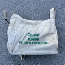 Vtg Cyclone Heavy Duty Fertilizer Seed Sower Hand Crank Green Paint - Tested