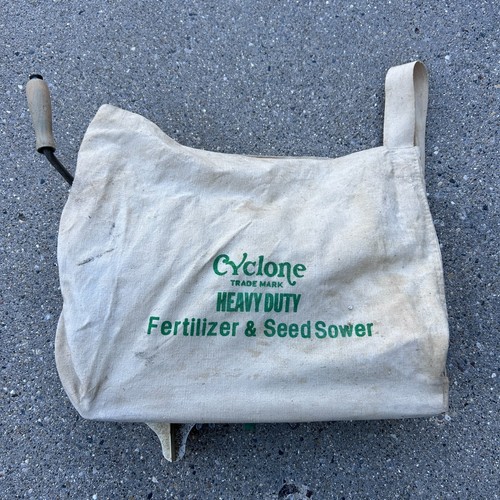 VTG CYCLONE HEAVY DUTY FERTILIZER & SEED SOWER HAND CRANK GREEN PAINT - TESTED!