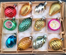 12 Vintage Shiny Brite Glass Christmas Tree Ornaments in SantaLand Box 2" - 2.5"