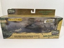 Forces Of Valor 1:72 US M4A1 Sherman Tank and Soldiers Set Battle Series