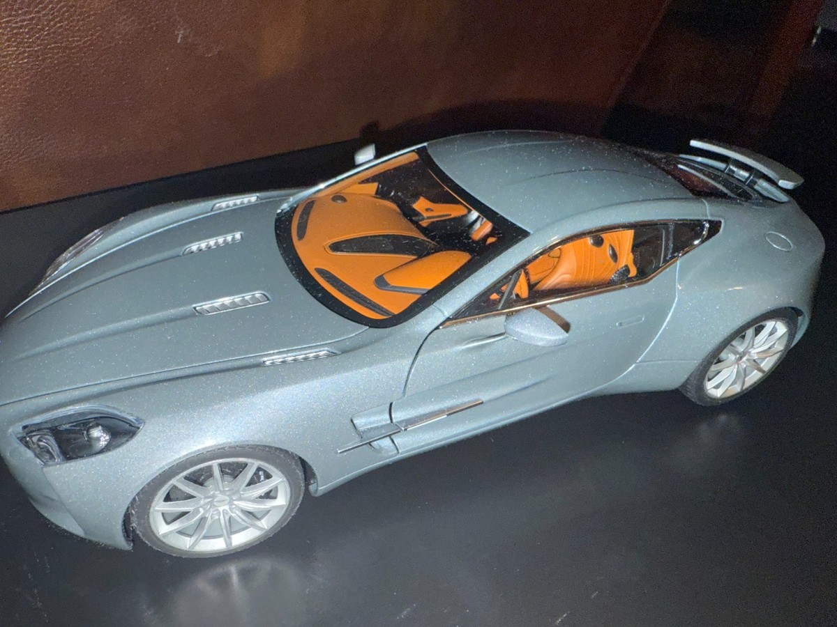 1/18, Aston Martin One-77, Light Blue, Autoart, Signature Series