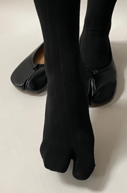 Black Tabi Socks Split Toe Soft Ribbed Cotton Japanese Style Minimal Look UK Y2K - Image 4 of 4