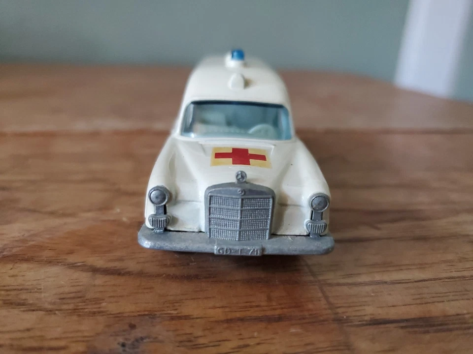 Matchbox King Size K-6 Mercedes Benz Binz Ambulance Stretcher Vintage EXC+++ - Image 3 of 4