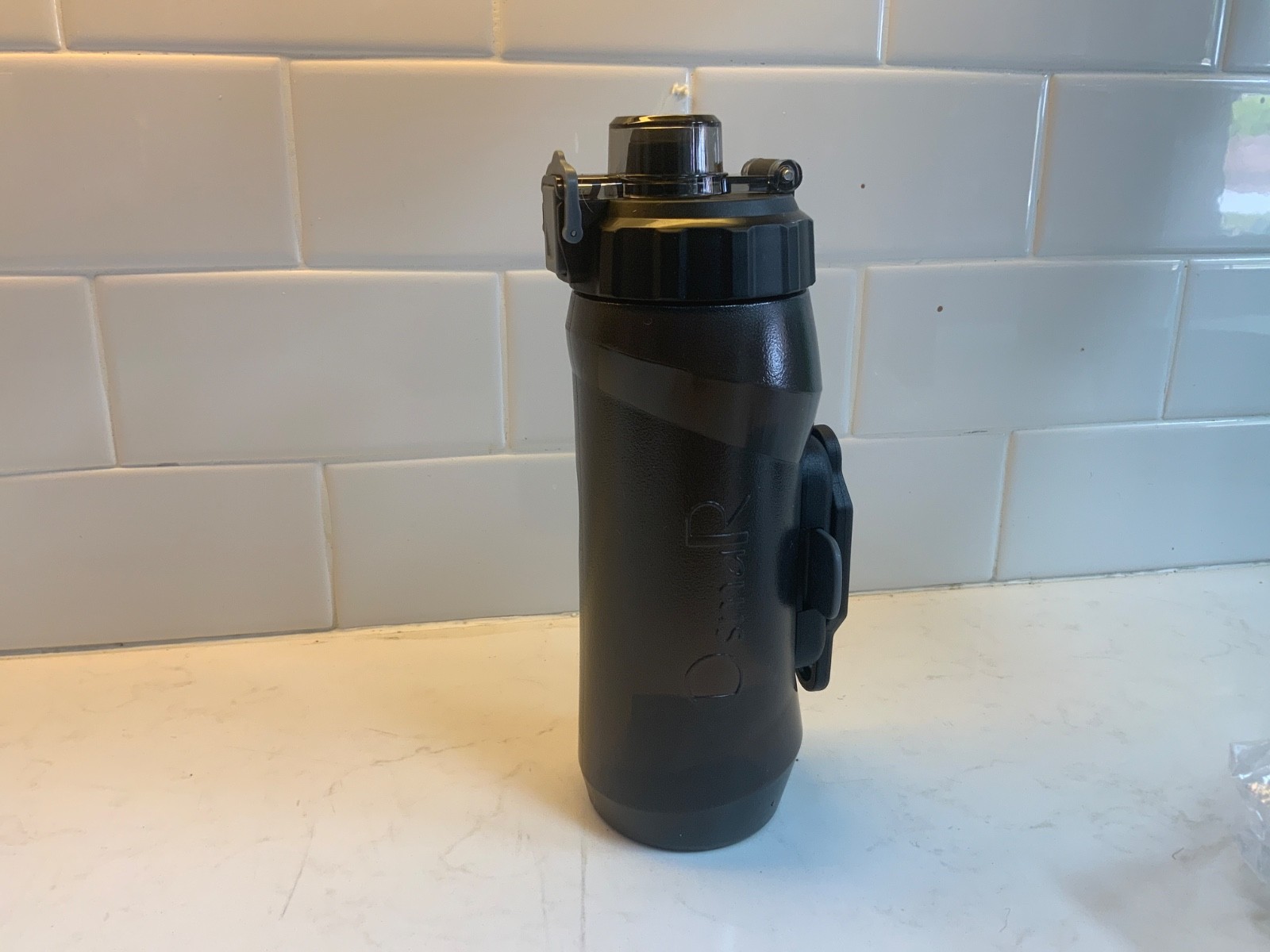 Water Magnetic, 600ml Black New