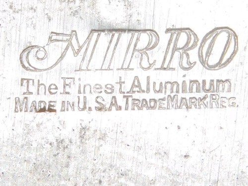 VINTAGE 8 3/4" HIGH ALUMINUM MIRRO CANTEEN - Picture 7 of 8